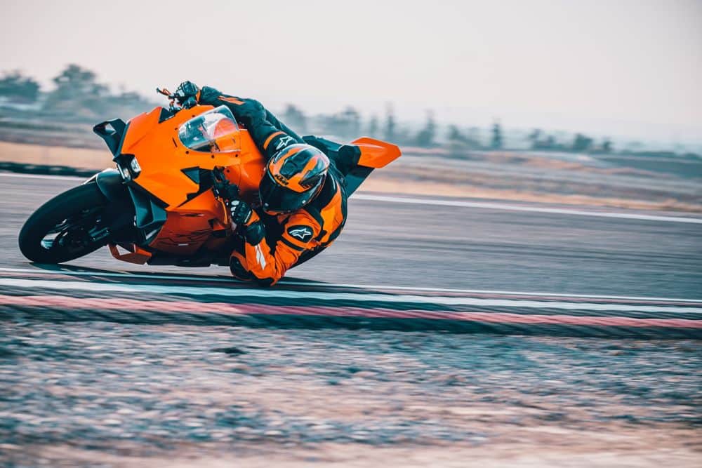 De Nieuwe KTM RC 990 R 2025