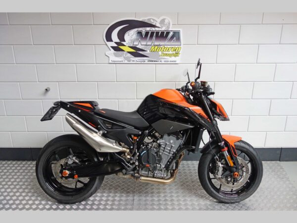 KTM 890 Duke