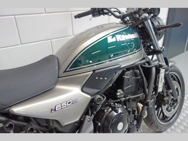 KAWASAKI Z650RS - Afbeelding 4